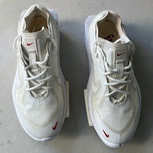 Nike zoom white sneakers, lightly worn!